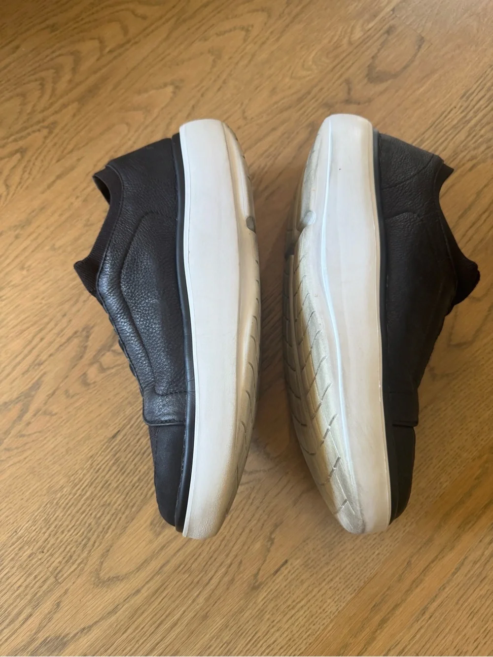 OOFOS Size 12 Men's Club Plus Casual Black Leather Sneakers